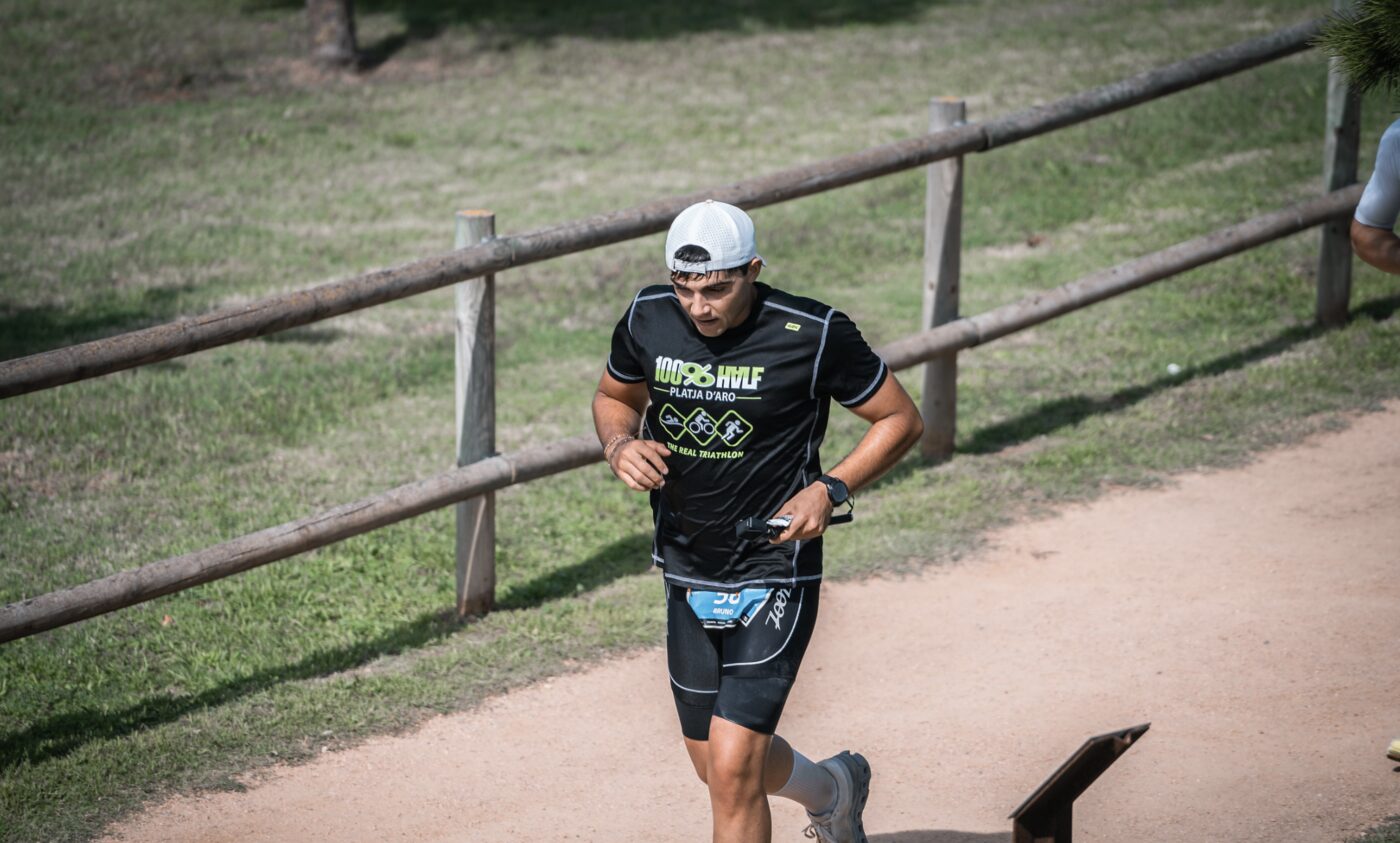 Bruno compitiendo en triatlón